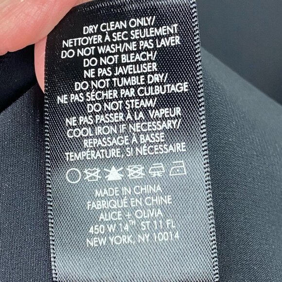 Alice + Olivia Hanita Puff Sleeve Black Shift Dress Size 6 Minimalist Crepe Boho - Picture 11 of 13